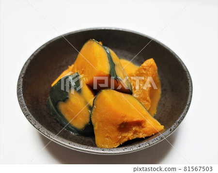 Delicious simmered pumpkin 81567503