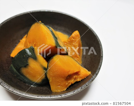 Delicious simmered pumpkin 81567504