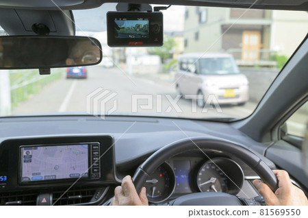 高級駕駛汽車與行車記錄儀 81569550