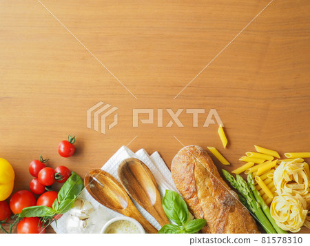 Italian food background material 81578310