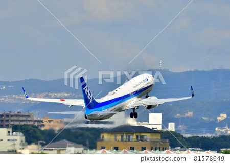 伊丹機場全日空飛機起飛 伊丹機場全日空飛機起飛 81578649