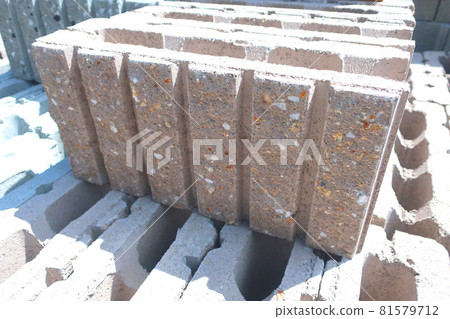 Decorative concrete block 81579712