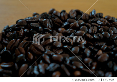 Coffee beans (city roast) 81579796