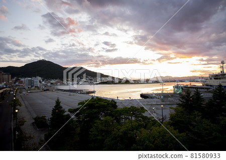 從函館市友大橋看到的秋季日落系列2021 從函館市友大橋看到的秋季日落系列2021 81580933