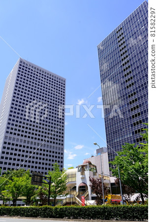大阪站3號樓(左)和4號樓(右)/大阪市北區梅田 大阪站3號樓(左)和4號樓(右)/大阪市北區梅田 81582297