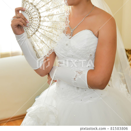 bride preparations before the wedding ceremony 81583806