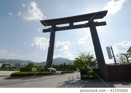 Oomiwa Shrine Otorii and Mt. Miwa Sakurai City, Nara Prefecture 81585800