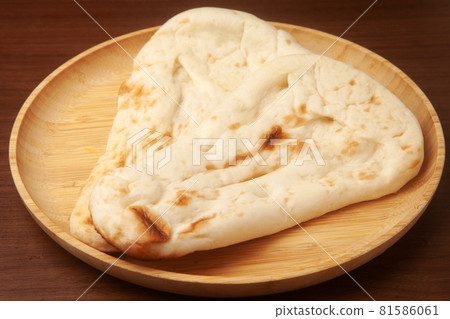 Indian naan 81586061