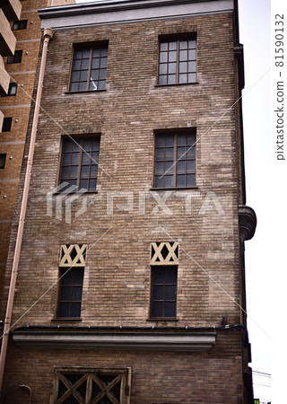 A retro building that has already been demolished 81590132