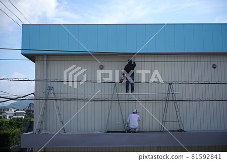 Exterior wall painting work 81592841