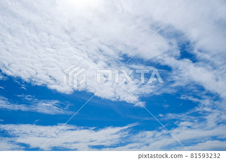 [Photo material] Autumn blue sky September Background material Copy space 81593232