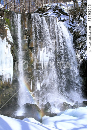Karasawa waterfall in winter Karasawa waterfall in winter 81593906
