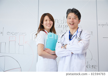 護理、護士、醫務室、醫生、醫學院學生、診所、醫學院、實驗室 護理、護士、醫務室、醫生、醫學院學生、診所、醫學院、實驗室 81594783