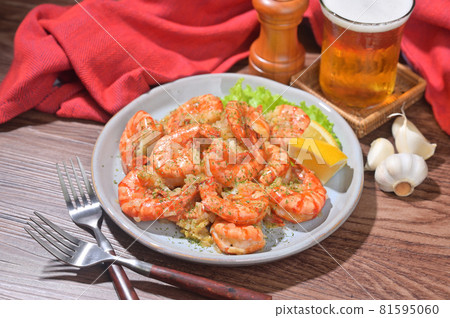 民族,夏天,耐力,大蒜蝦。用大蒜炒蝦。蝦是黑針葉林 民族,夏天,耐力,大蒜蝦。用大蒜炒蝦。蝦是黑針葉林 81595060