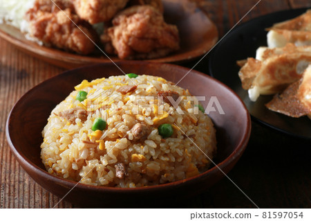 炒飯、餃子和炸雞 炒飯、餃子和炸雞 81597054