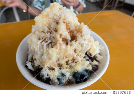 shave ice with mesona black herbal tea shave ice with mesona black herbal tea 81597658