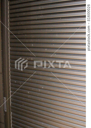 Sash salt damage Sash salt damage 81600026