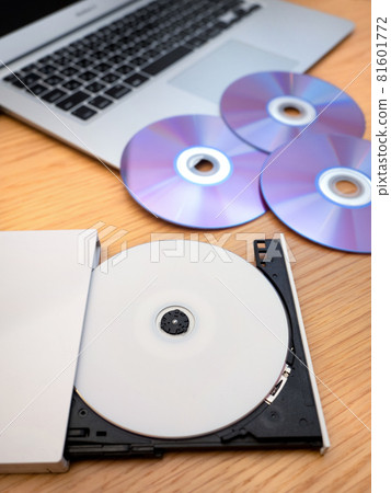 Laptop and DVD drive 81601772