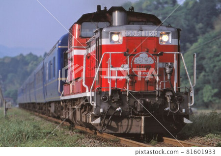 JR西日本DD51+JR東日本24系臥舖特快出雲 JR西日本DD51+JR東日本24系臥舖特快出雲 81601933