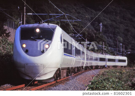 JR West 681系列特快雷鳥 81602301