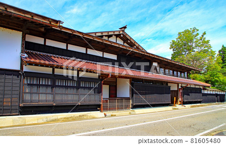 富商和農民之家 81605480