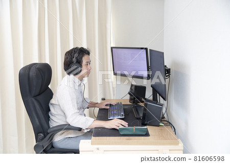 在家工作的自由日本人 在家工作的自由日本人 81606598