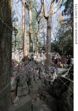 Toyokawa Inari Spirit Whale Mound 81607241