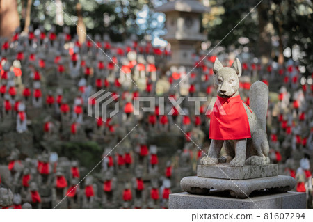 Toyokawa Inari Spirit Whale Mound Toyokawa Inari Spirit Whale Mound 81607294