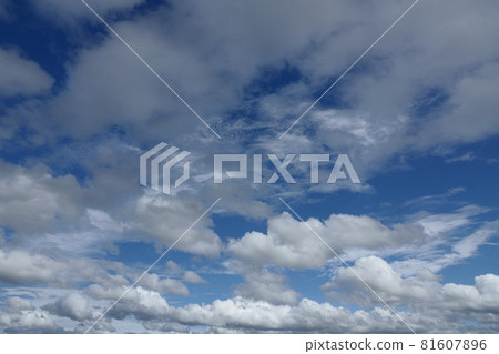 Blue sky and clouds that appeared during the summer rain Blue sky and clouds that appeared during the summer rain 81607896