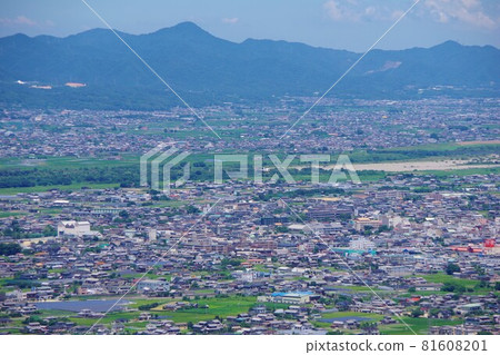 從德島縣吉野川市的櫻桃路眺望鹿島町和上板町 81608201