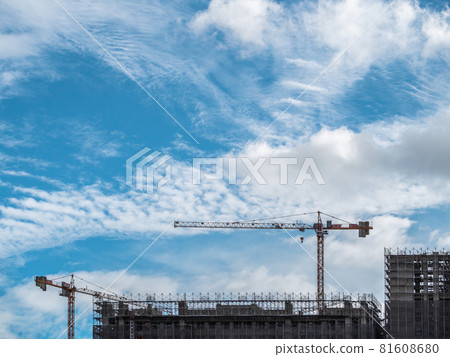 Crane in building construction 81608680