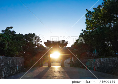 Sunrise from Shureimon Gate Okinawa Shuri Castle 81609315
