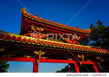Shureimon in the morning sun Okinawa Shuri Castle Shureimon in the morning sun Okinawa Shuri Castle 81609318
