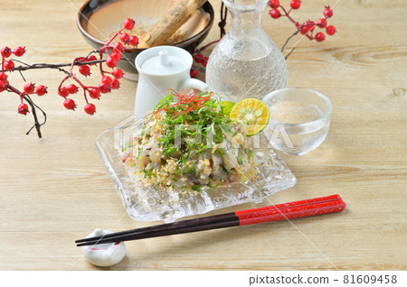 Let's lick the horse mackerel. Horse mackerel tapping, seafood dishes. 81609458