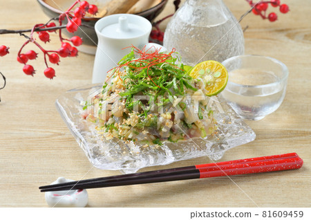 Let's lick the horse mackerel. Horse mackerel tapping, seafood dishes. 81609459
