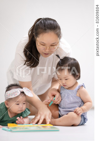 Baby Lifestyle Parenting Growth 81609884