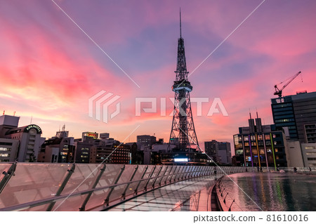 Oasis 21, TV Tower dyed in the sunset <Nagoya City, Aichi Prefecture> Oasis 21, TV Tower dyed in the sunset <Nagoya City, Aichi Prefecture> 81610016