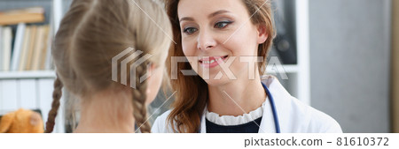 Little child at pediatrician reception Little child at pediatrician reception 81610372