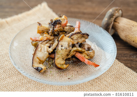 Mushroom saute porcini Mushroom saute porcini 81610811