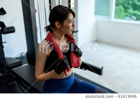 在私人健身房訓練 女性 81613696