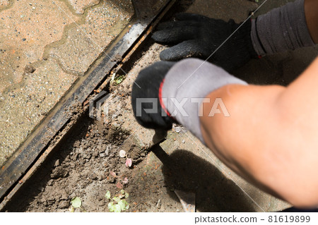 Exterior work Interlocking removal Exterior work Interlocking removal 81619899
