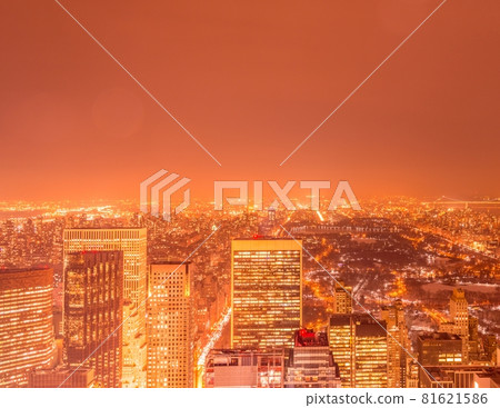 Night view of New York Manhattan during sunset Night view of New York Manhattan during sunset 81621586