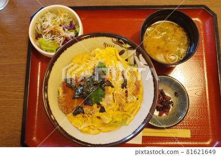 Katsudon set meal 81621649