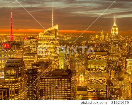 New York - DECEMBER 20, 2013: View of Lower Manhattan on Decembe 81621679