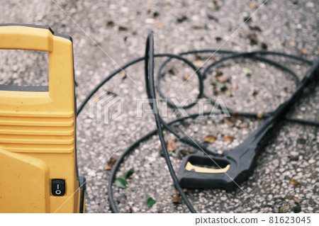 Convenient high-pressure water cleaning to remove dirt Convenient high-pressure water cleaning to remove dirt 81623045