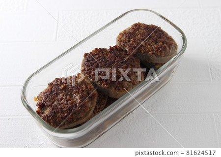 Lotus root side dish to prepare in advance: sweet and spicy Japanese seasoning 81624517