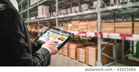 Warehouse management innovative software in computer for real time monitoring Warehouse management innovative software in computer for real time monitoring 81625068