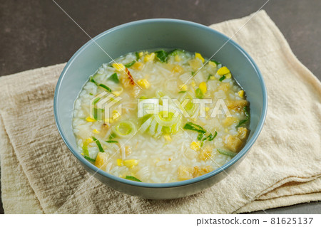 美味的煮乾明太菜韓國菜 81625137