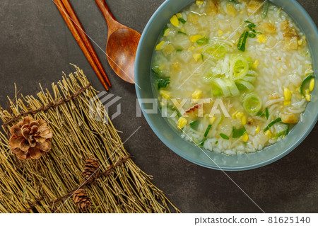 美味的煮乾明太菜韓國菜 81625140