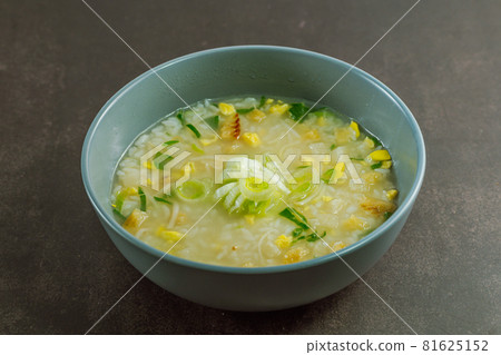 可口煮乾鱈魚，韓國菜 81625152